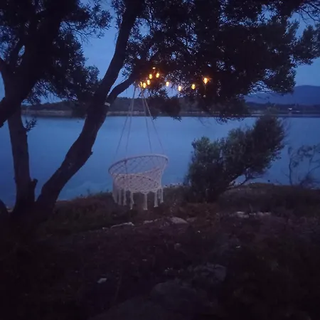 Сasa de vacaciones Elia, The Private Off Grid Island Diaporos