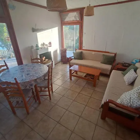 Elia, The Private Off Grid Island Case de vacanță Diaporos