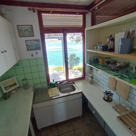 Elia, The Private Off Grid Island Case de vacanță
